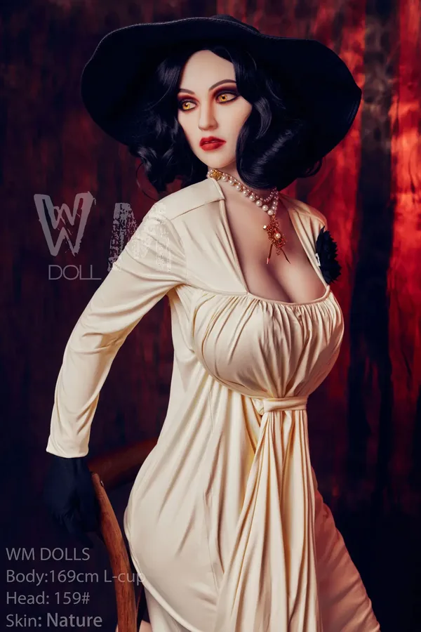 WM 169cm - Lady Dimitrescu