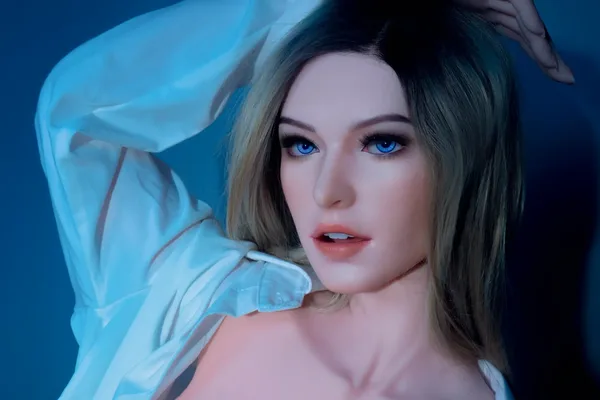 Elsa Babe Tyler Grande