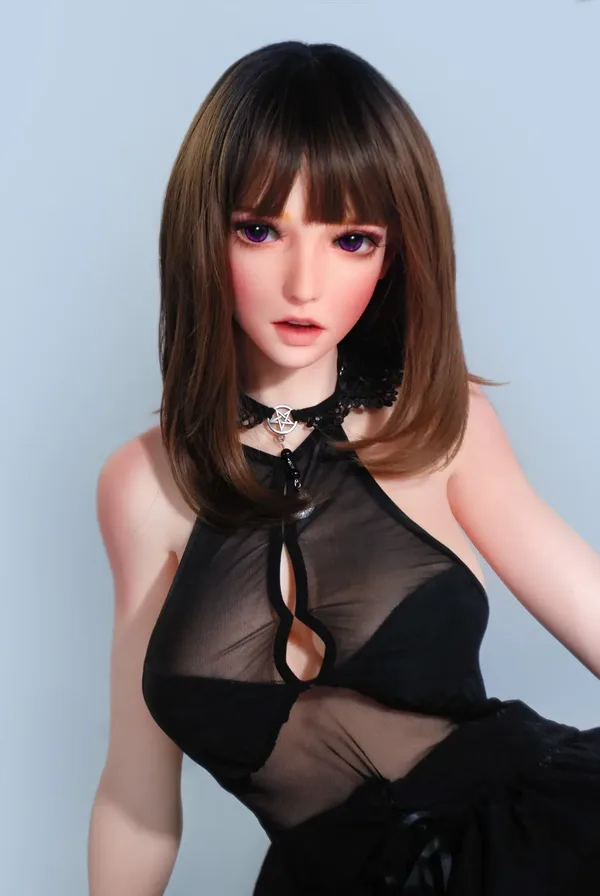 Elsa Babe Kurai Sakura