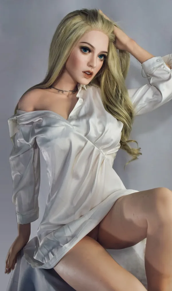 Elsa Babe Olivia Smith