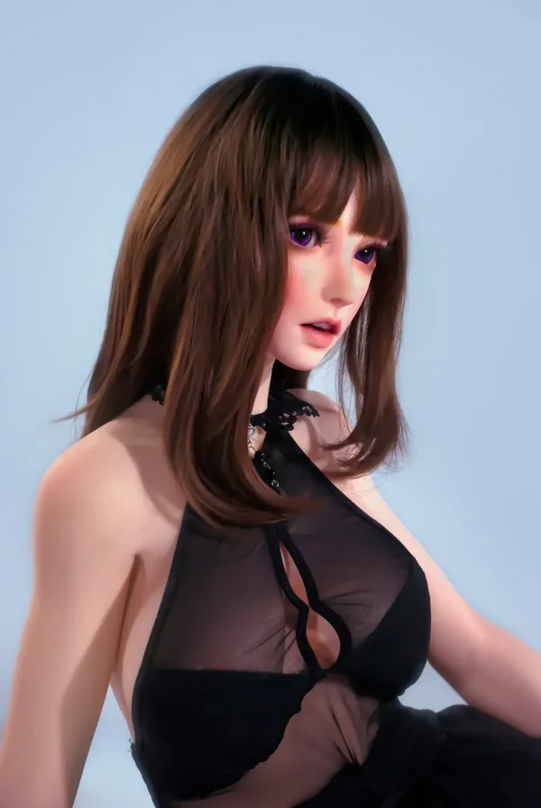 Elsa Babe Kurai Sakura