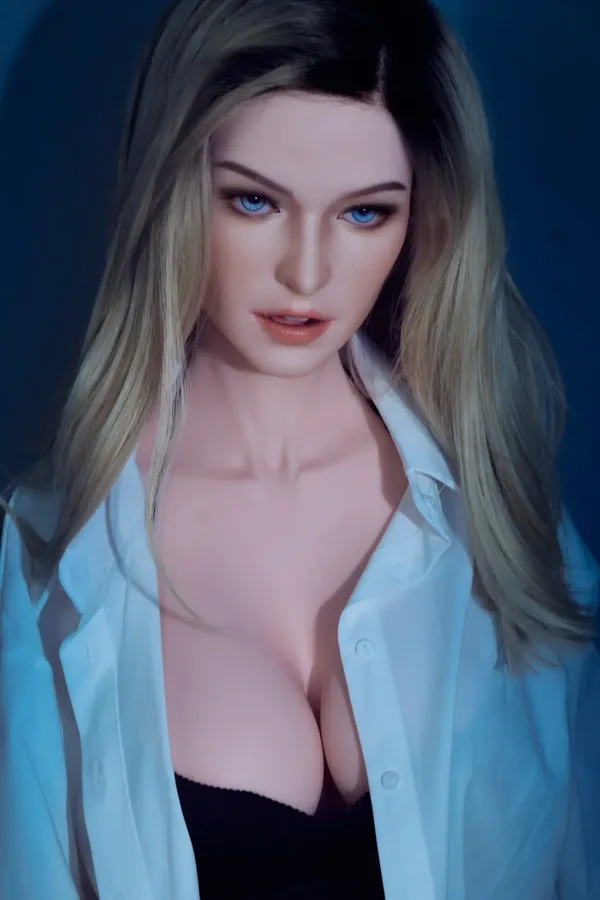 Elsa Babe Tyler Grande